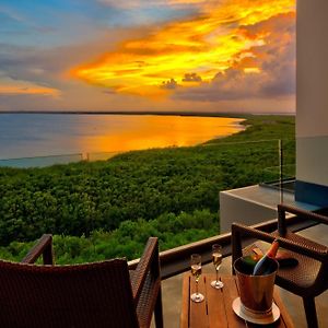 Deluxe King Ocean View